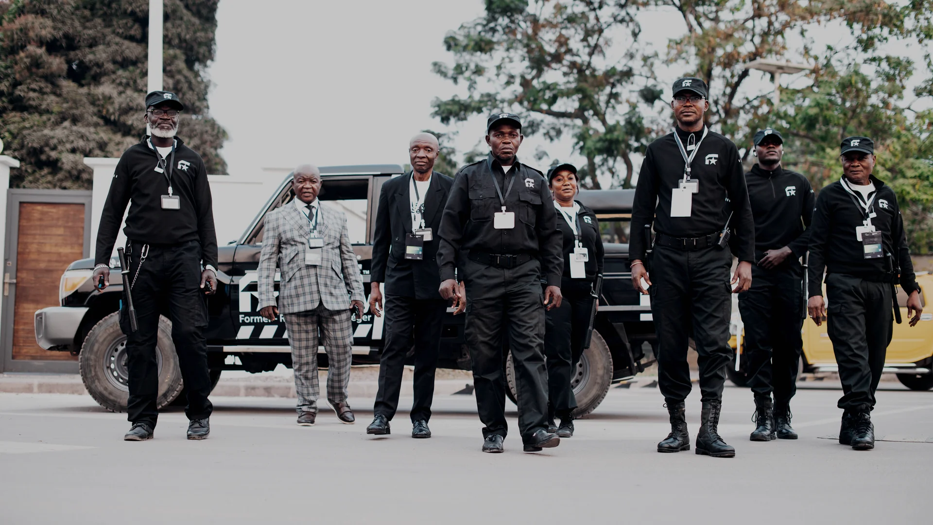 Équipe Falcon Security et partenaires avançant ensemble à Kinshasa